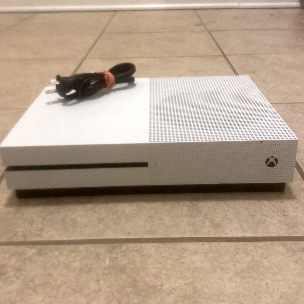 Used - XBox One S 1TB console & AC Power Cable- have not reset it